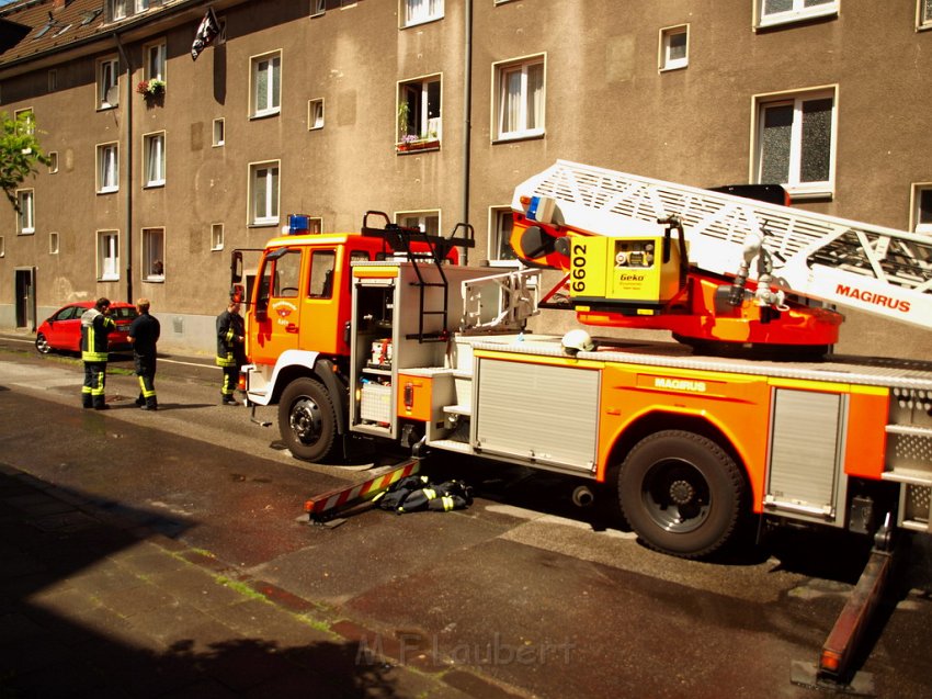 Feuerwehrmann verunglueckt Köln Kalk P35.JPG